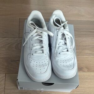 Nike Kids White Air Force 1 Sneakers Size 2.5